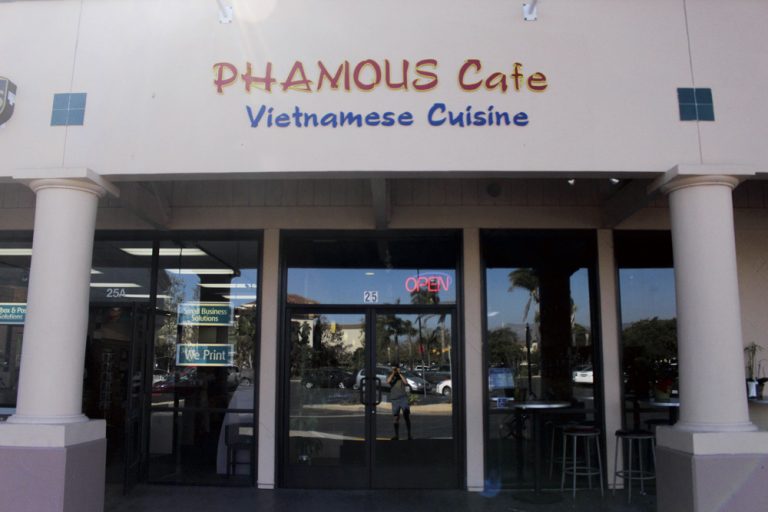 Phamous Café: a Phantastic Phood Place