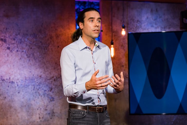 UCSB Professor Explores AI’s Impact on Training