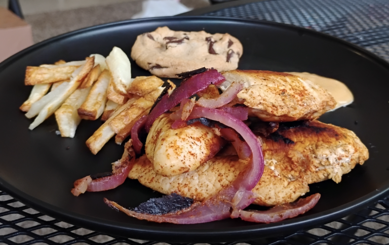 Dining Halls vs. Home Cooking: To Cook Or Not To Cook?